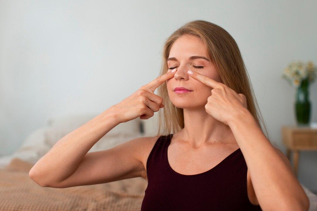 Cuidado profesional sin bisturí para revitalizar tus ojos