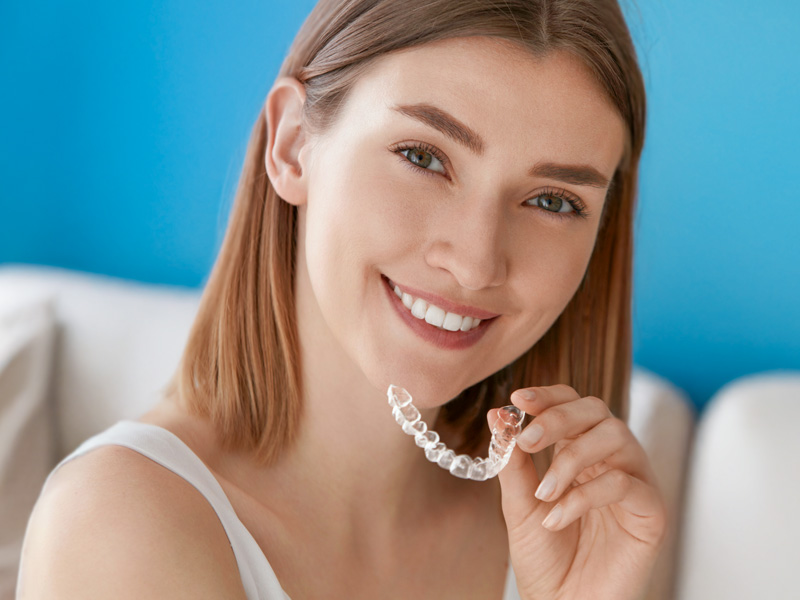 Ortodoncia Estética para Adultos: Opciones Discretas para Alinear tu Sonrisa a Cualquier Edad Ortodoncia Estética para Adultos: Opciones Discretas para Alinear tu Sonrisa a Cualquier Edad