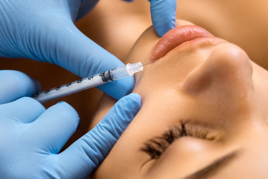 Perfilado y Aumento de Labios con Ácido Hialurónico: Resultado Natural Perfilado y Aumento de Labios con Ácido Hialurónico: Resultado Natural