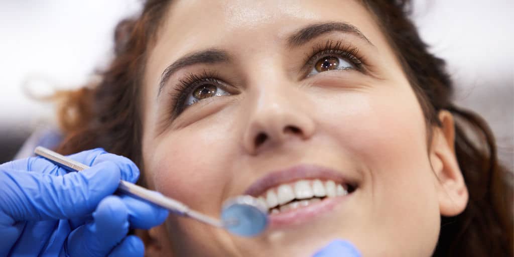 Encías oscuras (Melanosis gingival): Tratamiento de despigmentación Encías oscuras (Melanosis gingival): Tratamiento de despigmentación