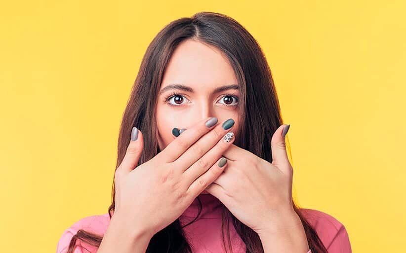 Sabor metálico en la boca: Posibles causas y soluciones