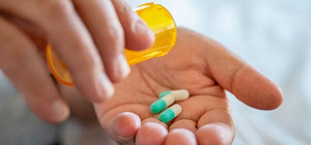 Sabor metálico en la boca: Posibles causas y soluciones