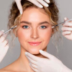 Bótox vs. Ácido Hialurónico: Diferencias Clave y Cuándo Usar Cada Uno