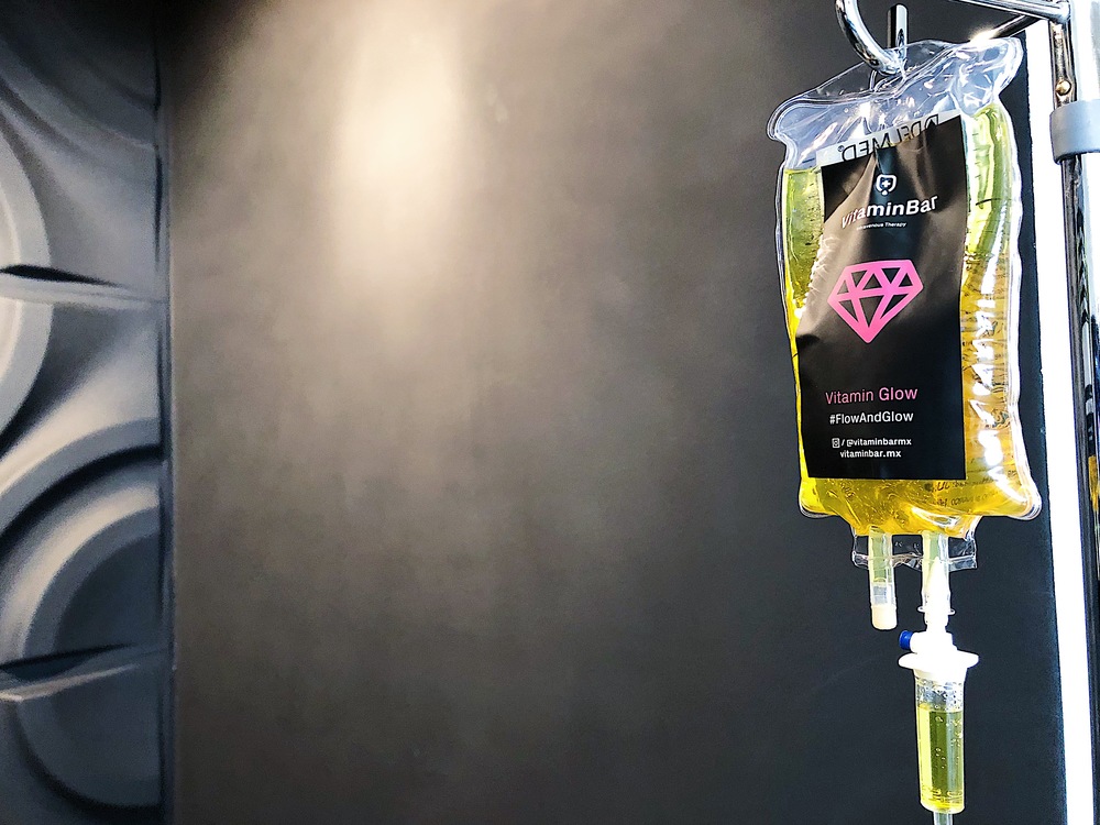 Vitaminas intravenosas (IV Drips): ¿Funcionan para la piel?