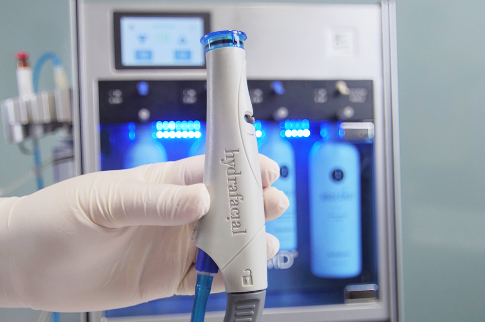 Hydrafacial: Diferencias con una limpieza facial profunda