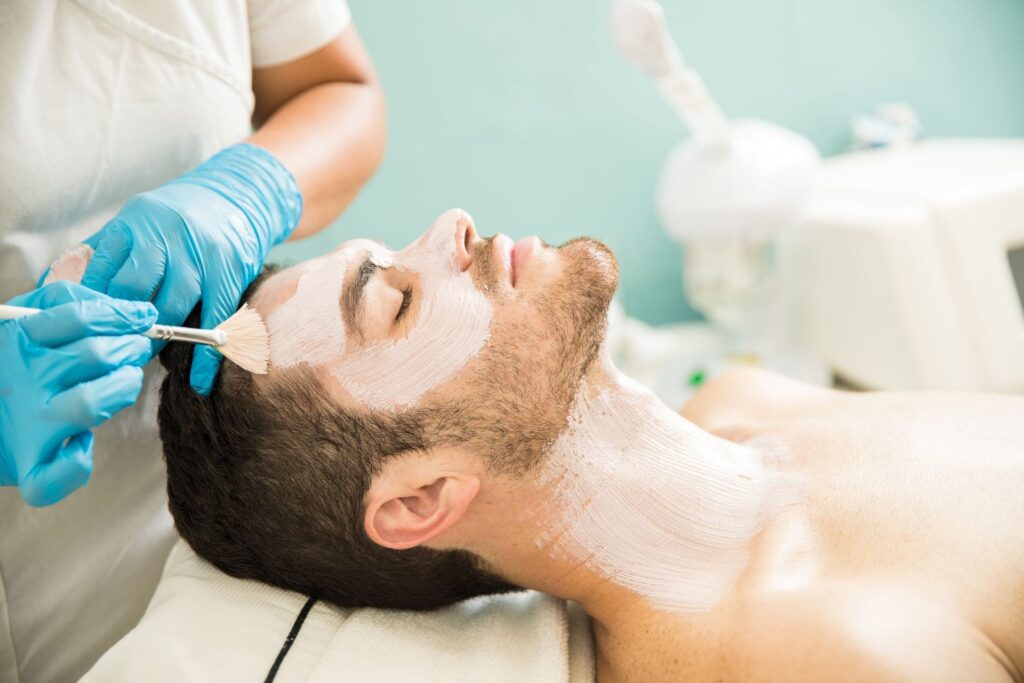 Hydrafacial: Diferencias con una limpieza facial profunda
