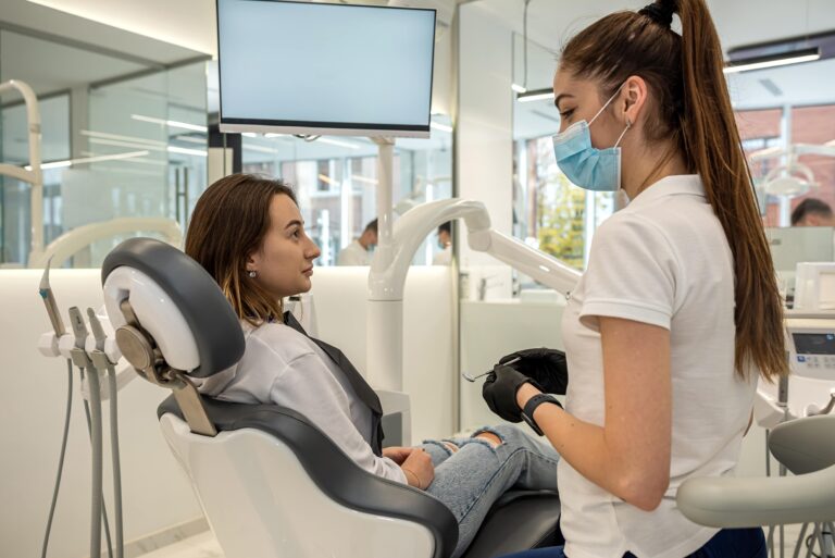 Candidiasis oral: Síntomas de hongos en la boca y tratamiento